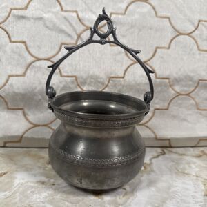 VINTAGE PEWTER PELTRO PURO ITALY CAULDRON SHAPE POT 3-1/2" HAMMERED WITH HANDLE